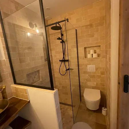 Sur Les Traces D Athena Faymoreau