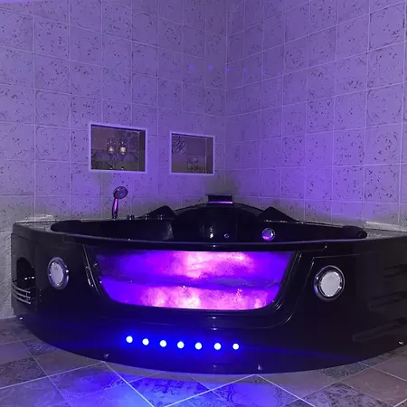 Holiday home Sur Les Traces D Athena