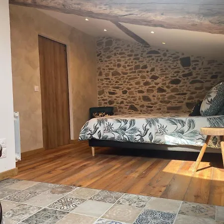 Holiday home Sur Les Traces D Athena *