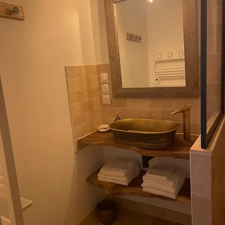 Holiday home Sur Les Traces D Athena *