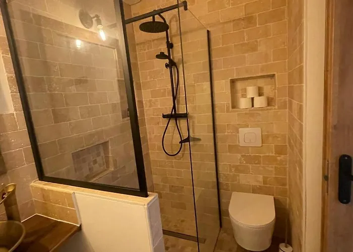 Sur Les Traces D Athena Faymoreau